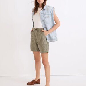 Like new Madewell Relaxed Fatigue Short in Distant Grove Green Size 27